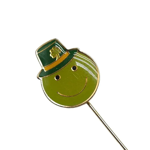 Green Enamel Smiley Face Leprechaun Hat W/ Hat Pin Gold Tone Vintage - Picture 2 of 5